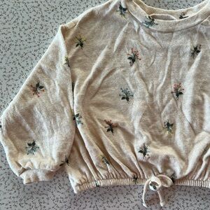 Never worn Old Navy Cream Dolman Sleeves Floral Tie Waistband Top 2T
